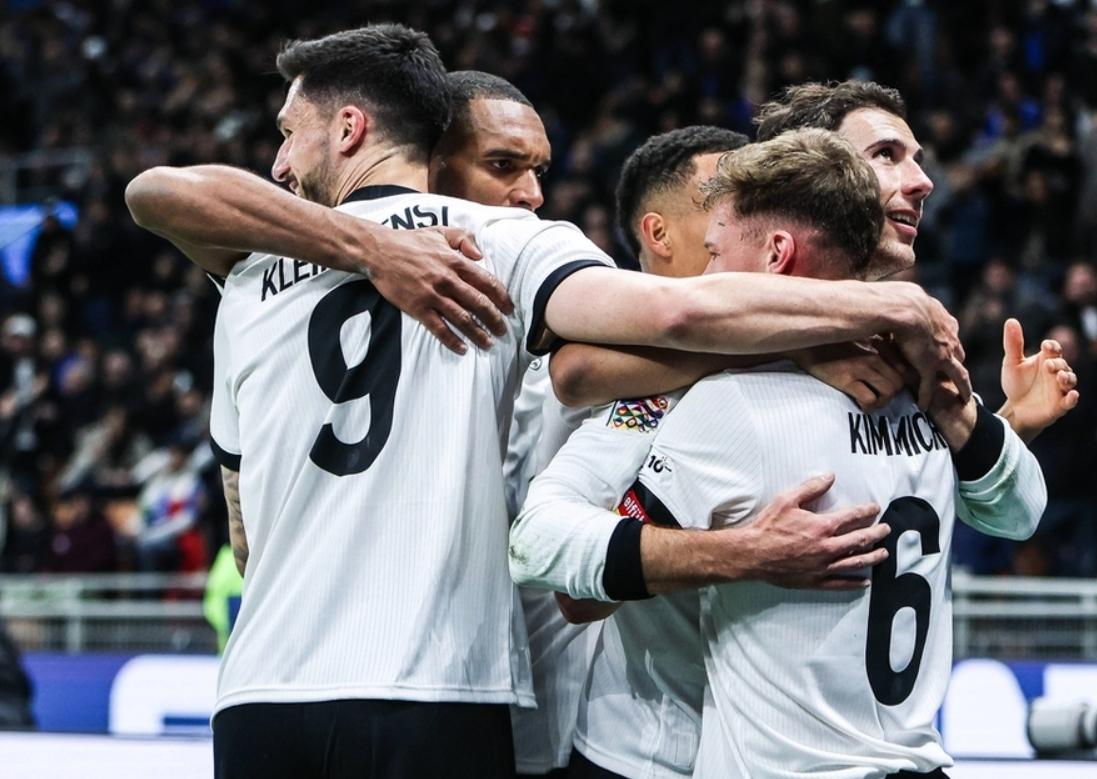 德国队紧追荷兰,展现强大实力的简单介绍 德国队紧追荷兰,展现强大实力的简单介绍