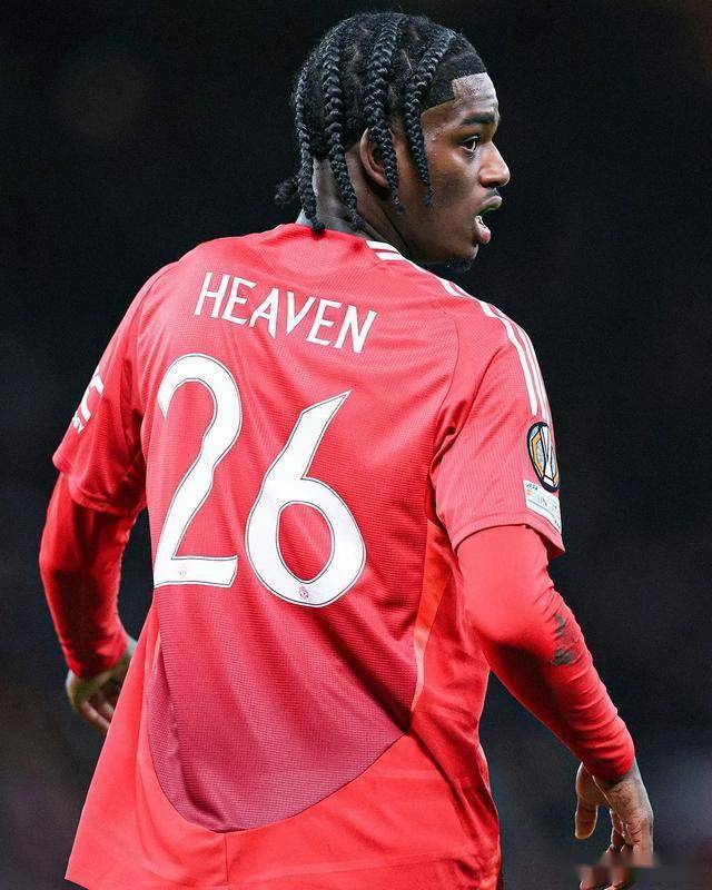 曼联锋线组合默契,世俱杯争冠实力凸显 曼联锋线组合默契,世俱杯争冠实力凸显