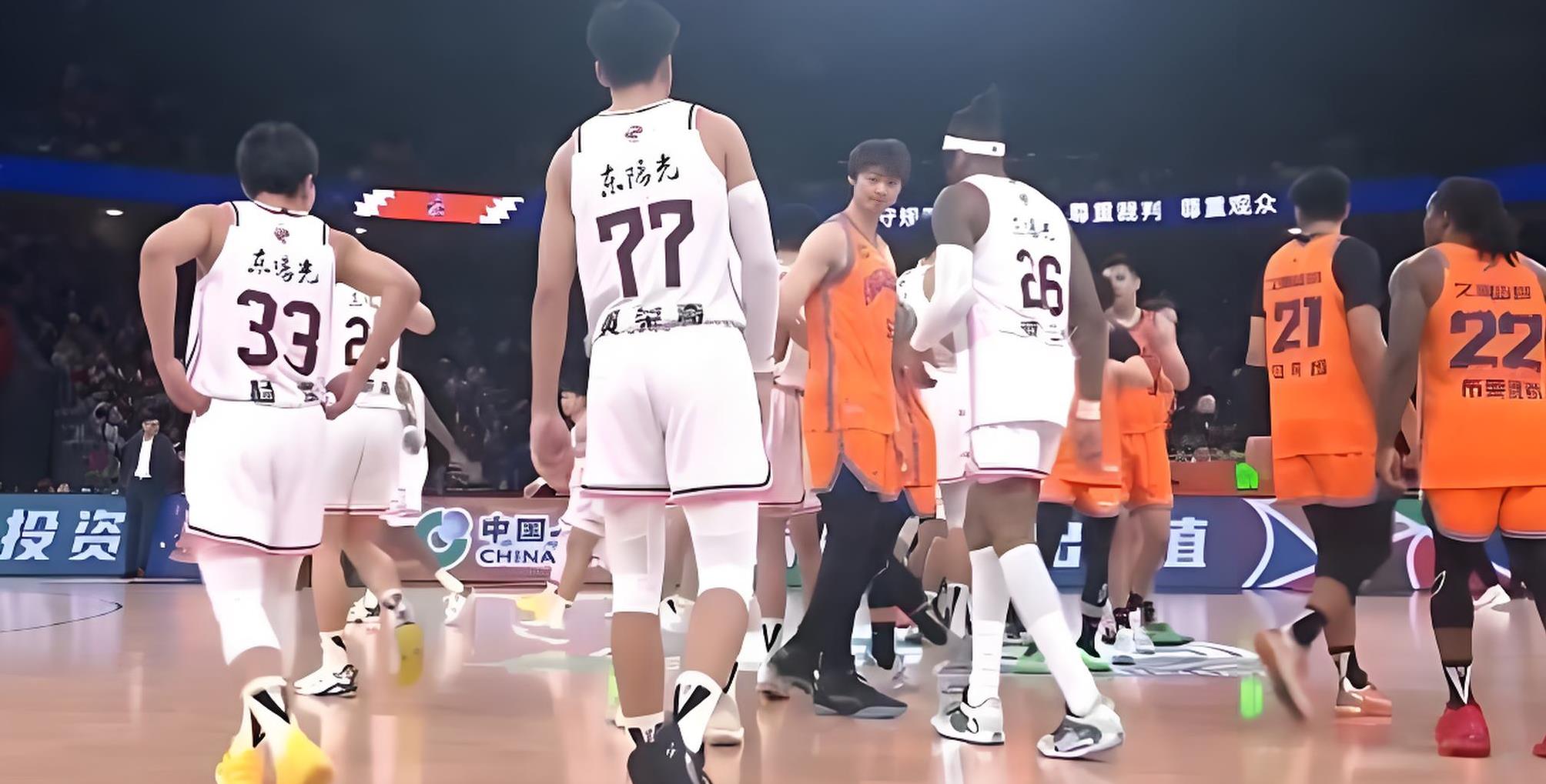 包含上海队爆发神级表现,CBA季后赛被彻底压制,进球的词条 包含上海队爆发神级表现,CBA季后赛被彻底压制,进球的词条