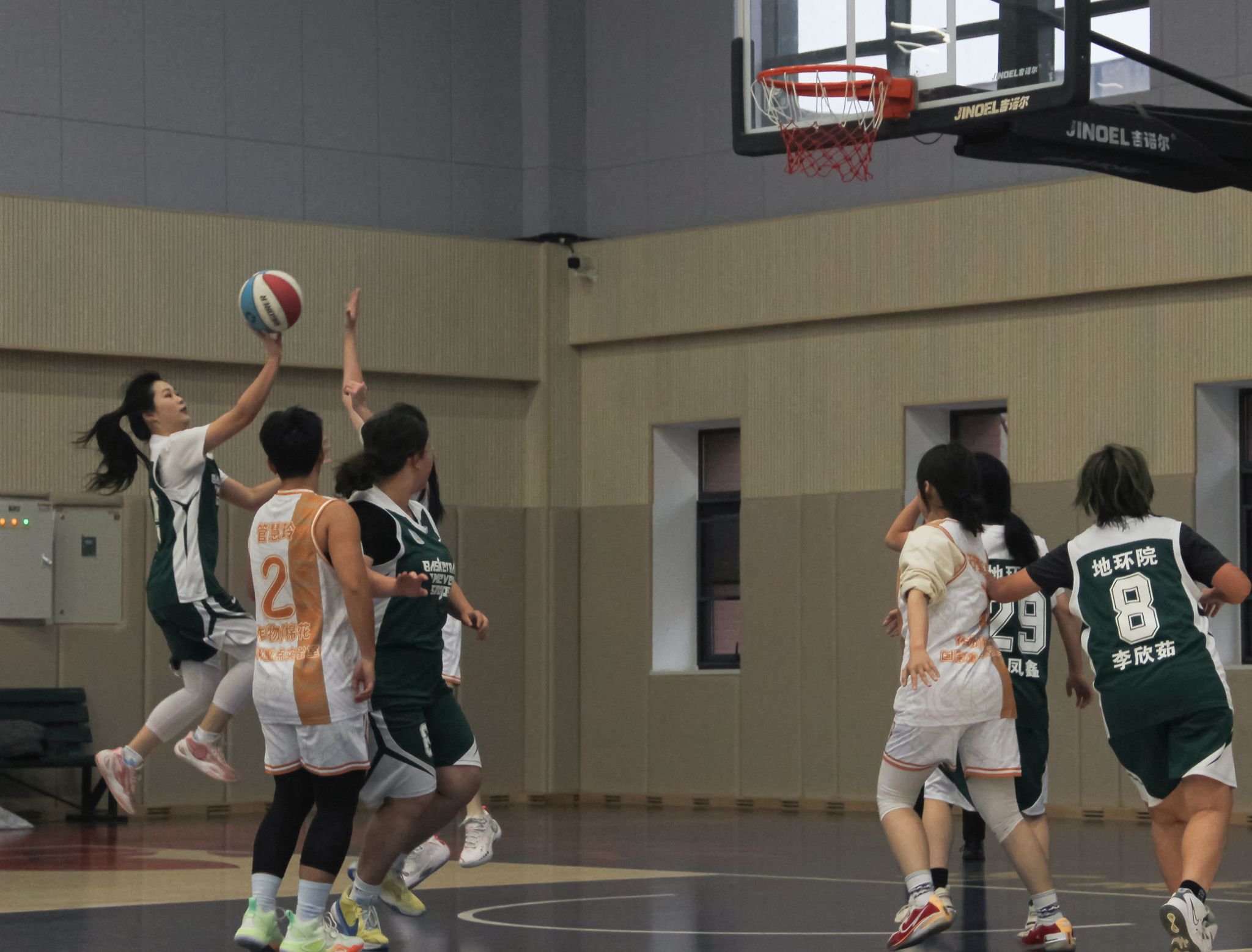 od体育在线登录-关于篮球节奏感十足，观众们尽情沉浸在比赛中的信息