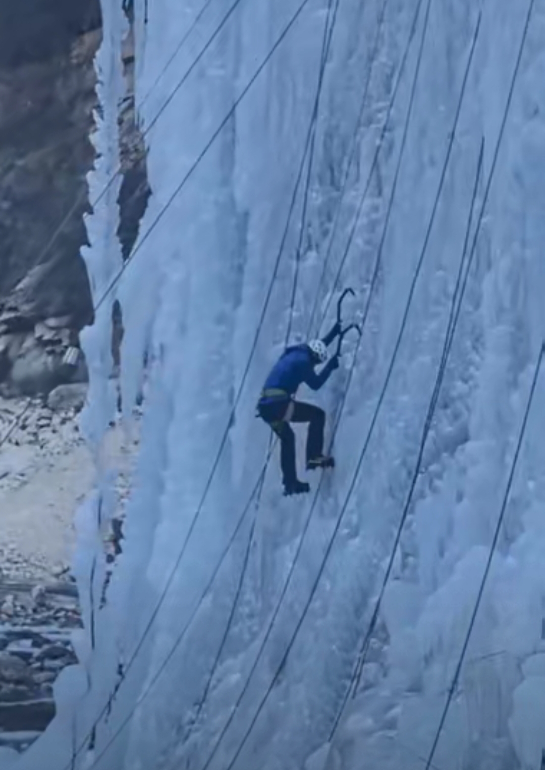 od体育平台-包含化险为夷：登山比赛中选手筑起生命之架的词条