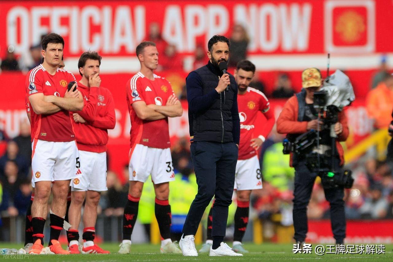 曼联实现强势突围，成功晋级欧冠八强