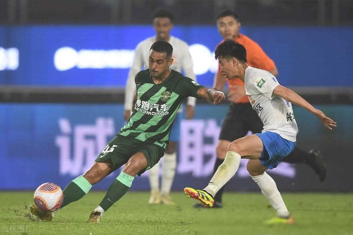 od体育app下载-卡塔尼亚球员团结一致，赢得比赛