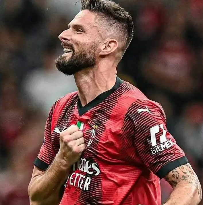 关于AC米兰后防线表现稳健,助球队保持不败的信息 关于AC米兰后防线表现稳健,助球队保持不败的信息