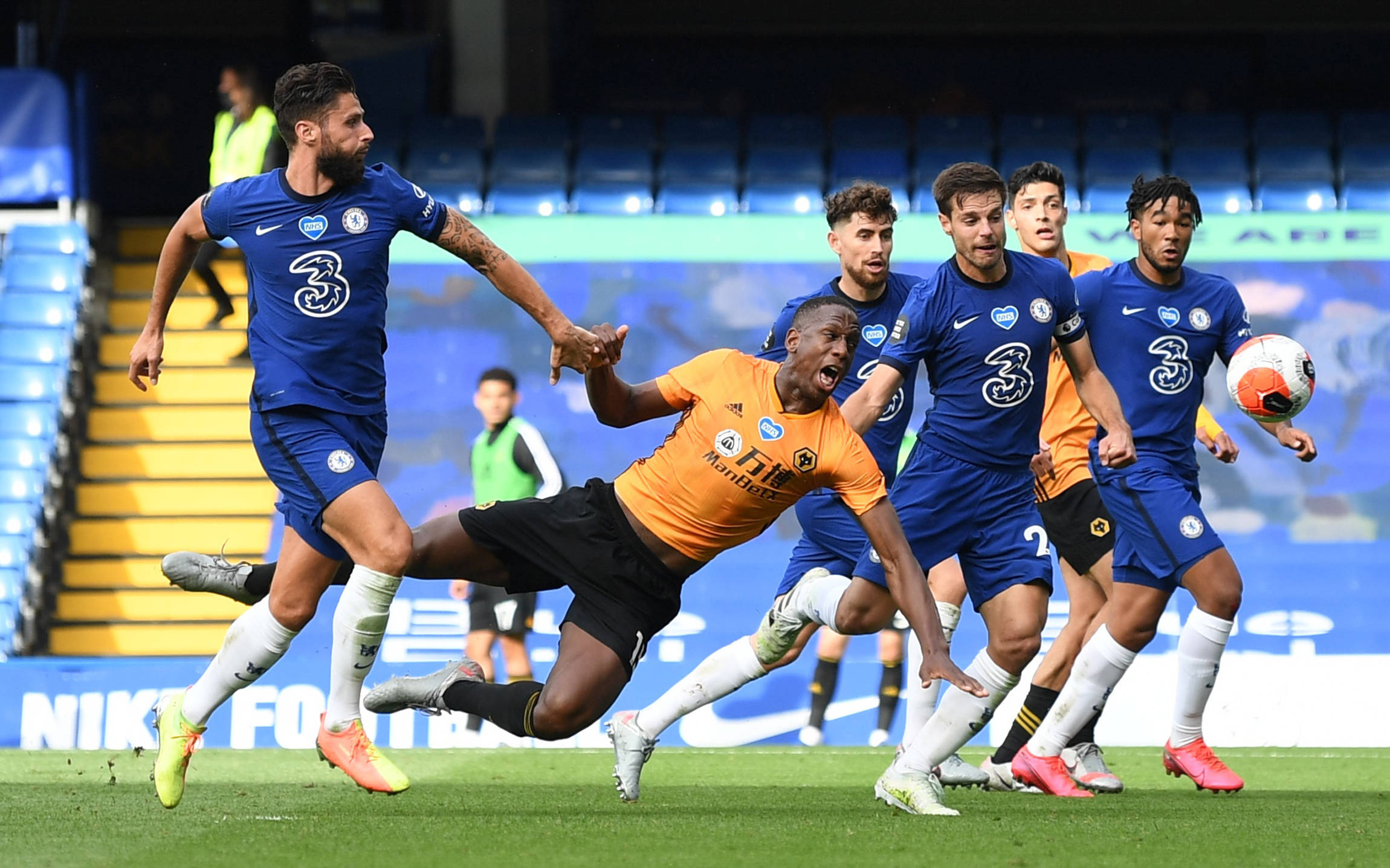 莱切斯特城不敌对手,争夺欧冠杯资格遭受打击的简单介绍 莱切斯特城不敌对手,争夺欧冠杯资格遭受打击的简单介绍