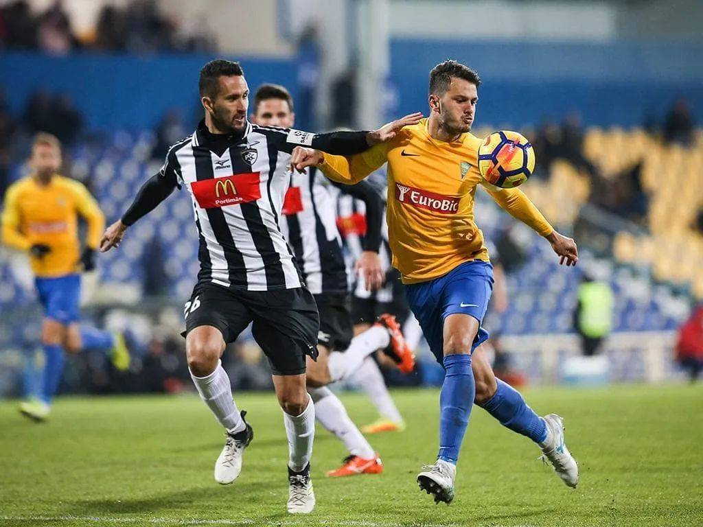 里尔客场对阵戛纳,实力大展的简单介绍 里尔客场对阵戛纳,实力大展的简单介绍