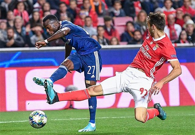 里昂首发阵容出现变动，球队拿下宝贵三分的简单介绍