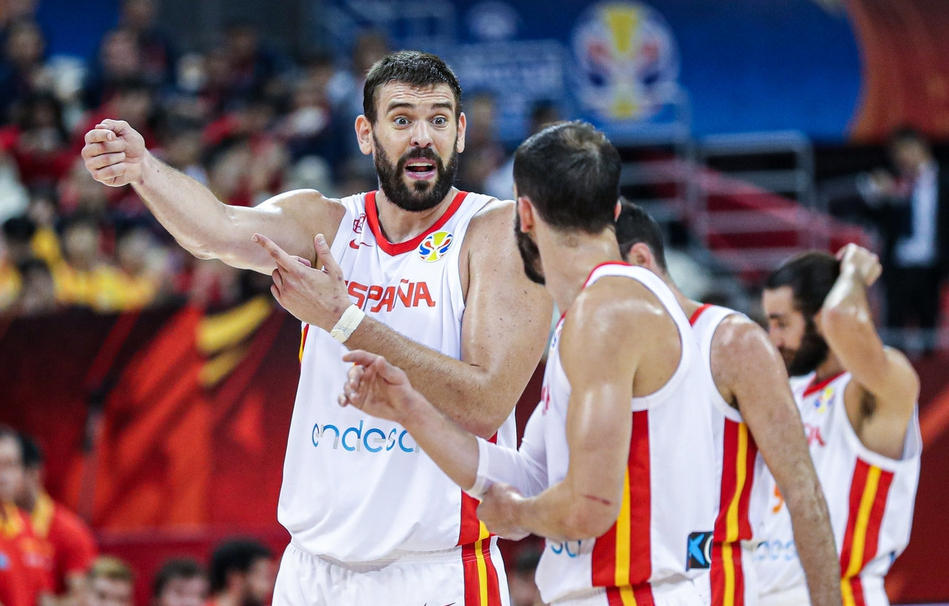 波兰队惊险战胜阿尔巴尼亚，挺进八强