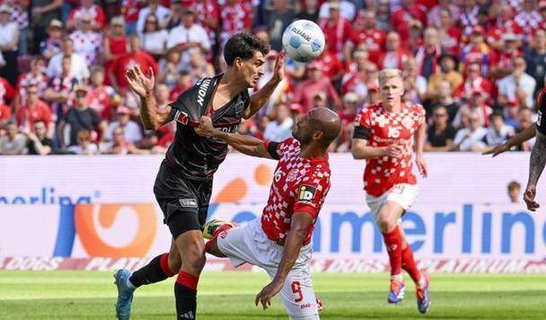 美因茨主场告捷,新帅带队逆转奏效 美因茨主场告捷,新帅带队逆转奏效