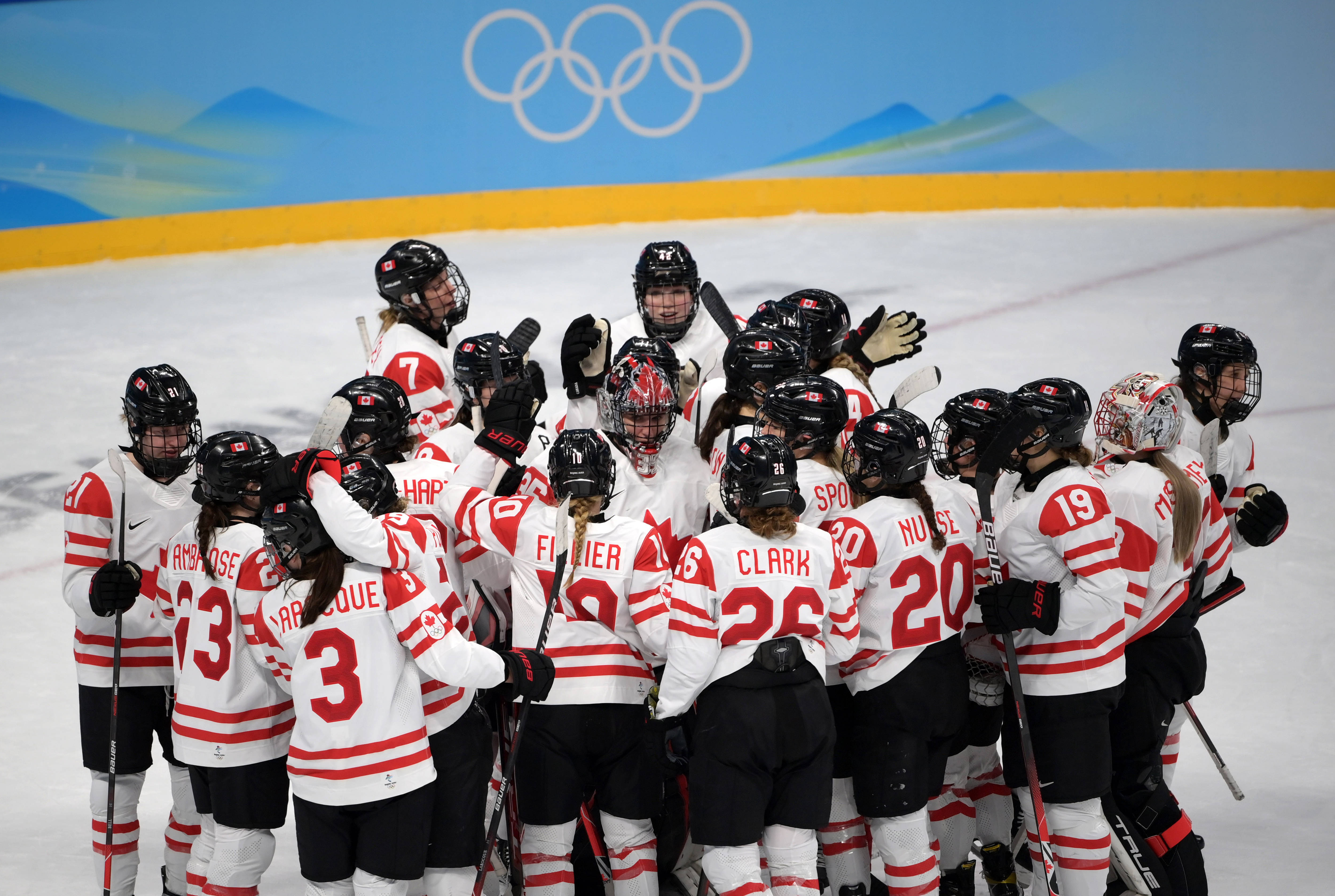 加拿大队冷静取胜夺取冠军头衔 加拿大队冷静取胜夺取冠军头衔